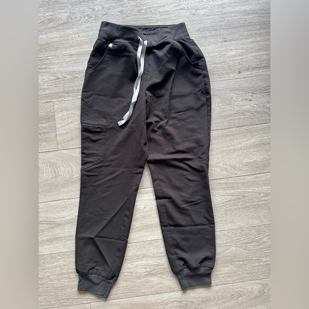 FIGS black jogger pants